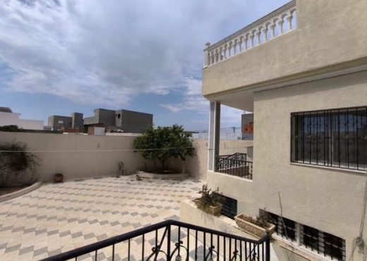 Villa de style américain S+6 - Bien immobilier à {"id":15,"country_id":219,"name":"MONASTIR","slug":"monastir"} - Image 3 - Agence Immobilière New Way