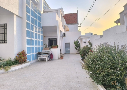À vendre – Magnifique villa S+5 au style américain - Bien immobilier à {"id":15,"country_id":219,"name":"MONASTIR","slug":"monastir"} - Image 2 - Agence Immobilière New Way