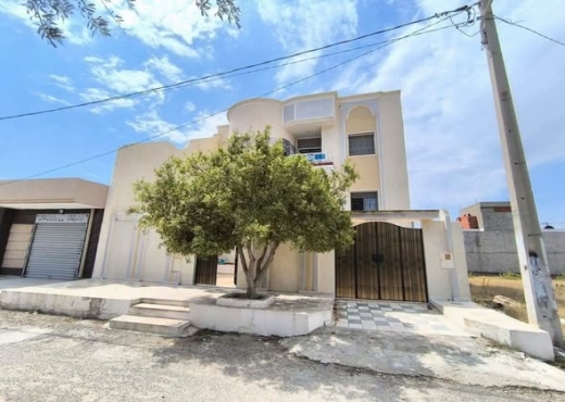 Villa de style américain S+6 - Bien immobilier à {"id":15,"country_id":219,"name":"MONASTIR","slug":"monastir"} - Agence Immobilière Maps Immo